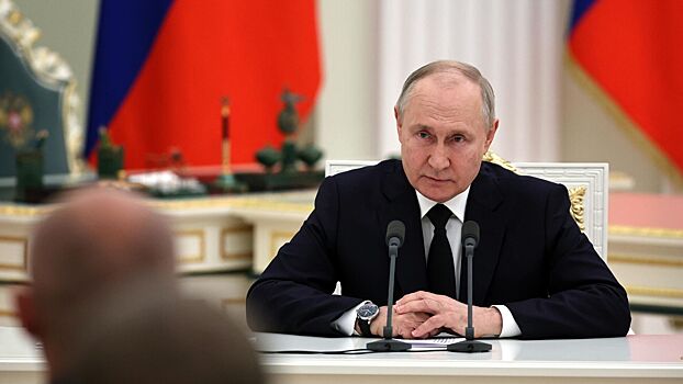 Путин назвал справедливым решение об индексации пенсий работающим пенсионерам